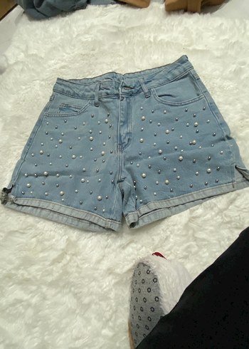 Boncuk Detaylı Mavi Kadın Kot Şort - Görsel 2