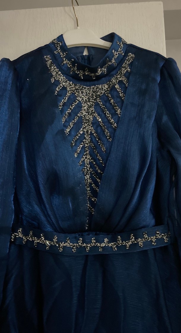 Nakış İşlemeli Lacivert Uzun Abiye Elbise - Görsel 2