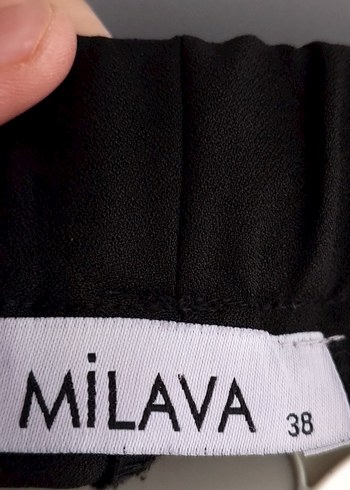 Zincir Detaylı Siyah Kadın Bluz - Görsel 2