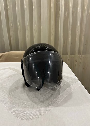 Siyah Minimalist Motosiklet Kaskı - Görsel 2