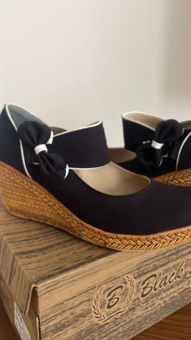 Tokalı Siyah Dolgu Topuk Kadın Ayakkabı - Görsel 2