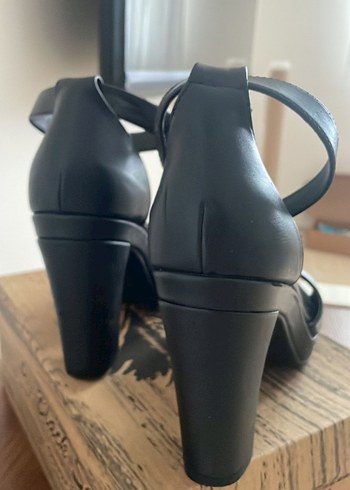 Siyah Minimalist Platform Topuklu Kadın Ayakkabı - Görsel 3