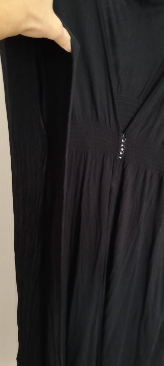 Batik Siyah V Yaka Uzun Dökümlü Elbise - Görsel 3