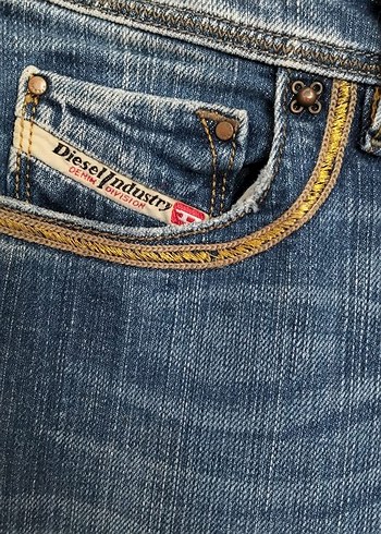 Diesel Orijinal Düşük Bel Düz Paça Jeans - Görsel 2