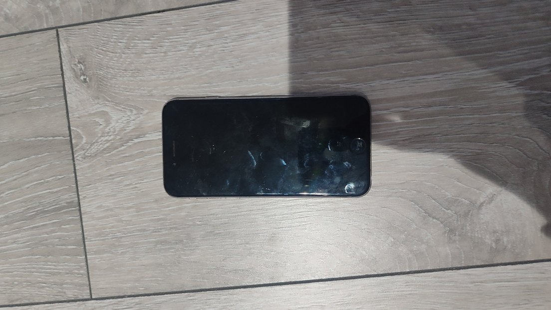 Gri iPhone, Merhaba ekranı - Görsel 3