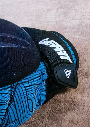 Leatt 3DF HYBRID ext siyah-mavi dizlik - Görsel 3