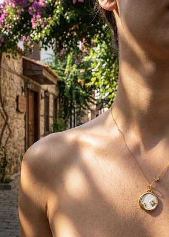 Altın Renk Mini Zincir Detaylı Kadın Kolye - Görsel 2