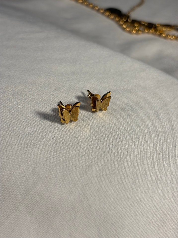 Altın Rengi Mini Kelebek Küpe - Görsel 2