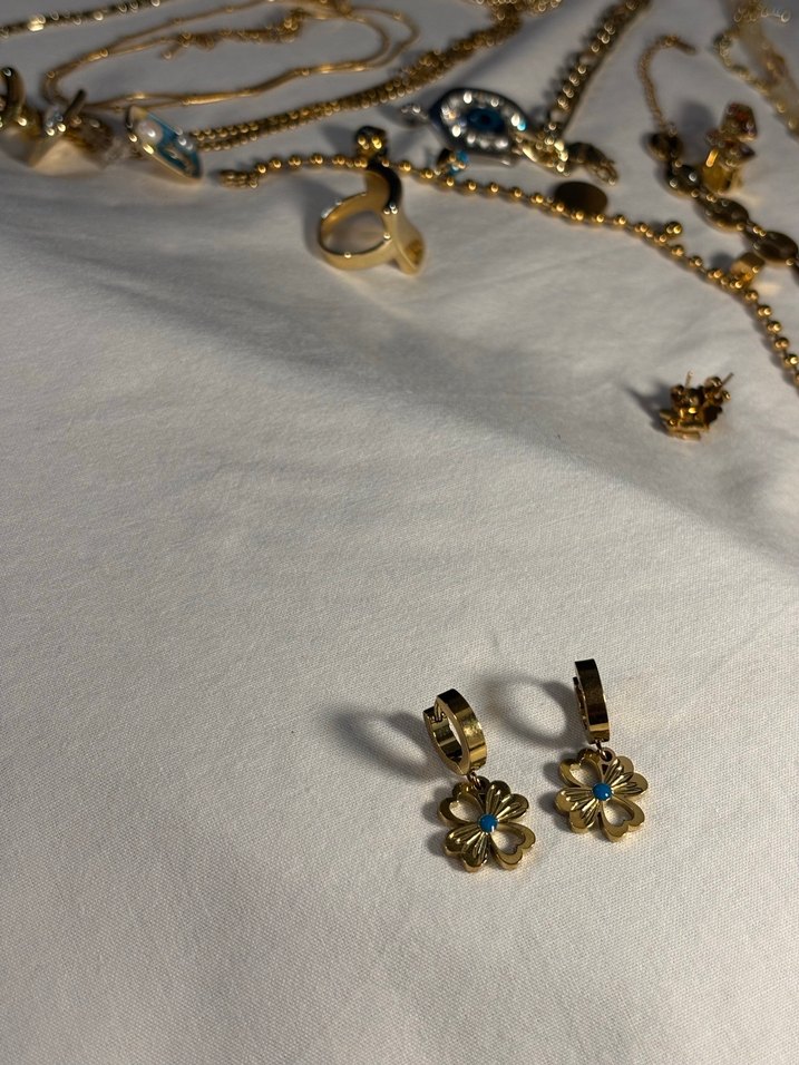 Şans ve Nazar Altın Renkli Boncuklu Çiçek Küpeler - Görsel 2