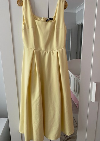 Sarı Midi Pilili Kolsuz Ofis Elbisesi - Görsel 2