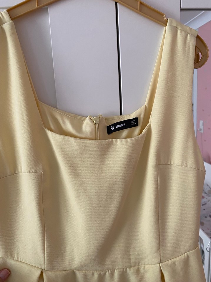 Sarı Midi Pilili Kolsuz Ofis Elbisesi - Görsel 3