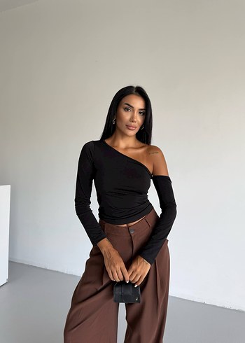 Tek Omuz Uzun Kollu Siyah Bluz - Görsel 2