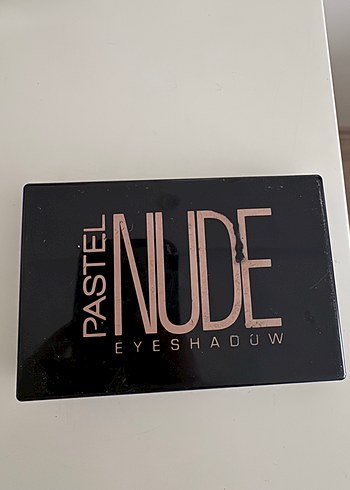 Pastel Bej ve Koyu Tonlarda Göz Farı Paleti - Görsel 2