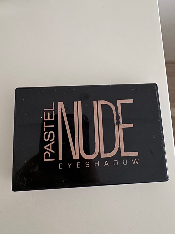 Pastel Bej ve Koyu Tonlarda Göz Farı Paleti - Görsel 2