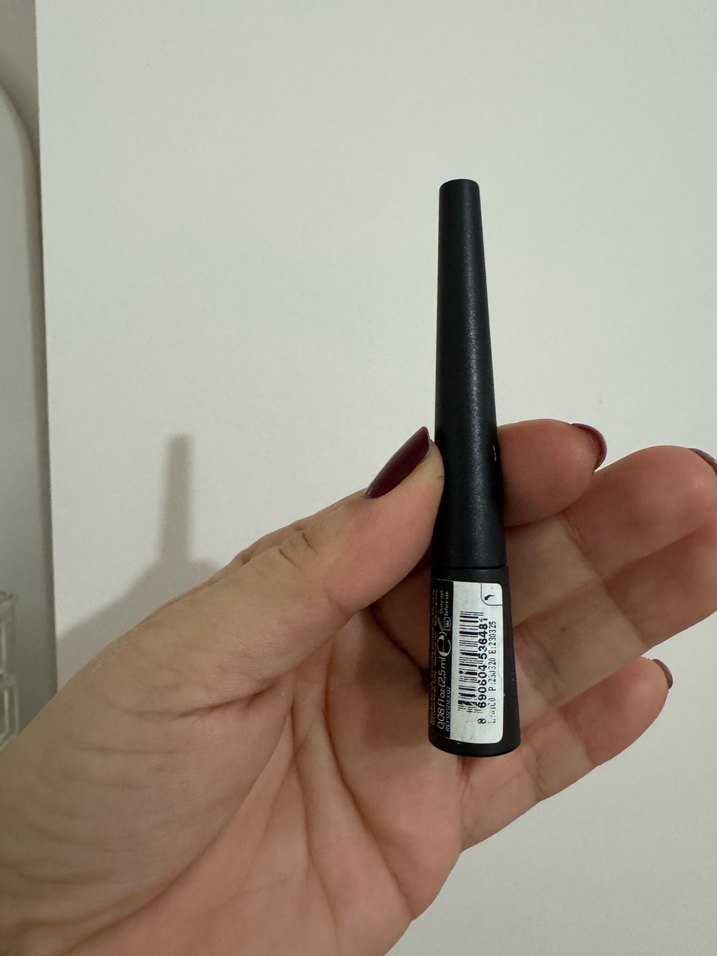 Flormar Mat Siyah Suya Dayanıklı Dipliner - Görsel 2