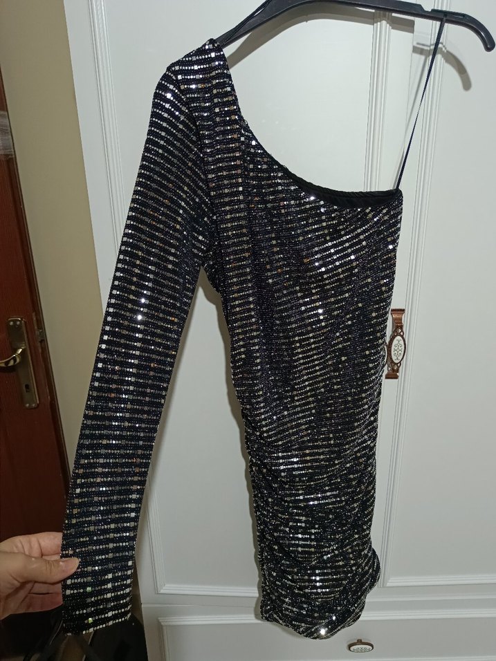 Tek Kollu Siyah Payetli Abiye Elbise - Görsel 3