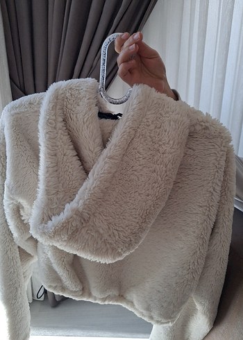 Gri Kapüşonlu Suni Kürk Detaylı Kadın Ceket - Görsel 3