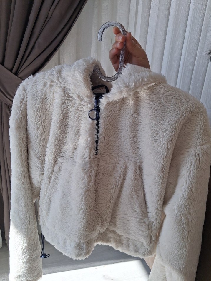 Gri Kapüşonlu Suni Kürk Detaylı Kadın Ceket - Görsel 4