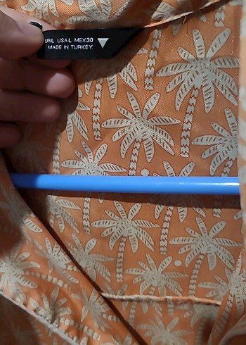 V Yaka Düğmeli Gevşek Kesim Bej Gömlek - Görsel 3