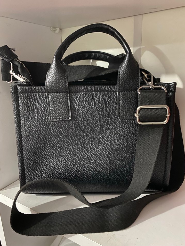 Stradivarius Siyah Askılı Çanta - Görsel 2