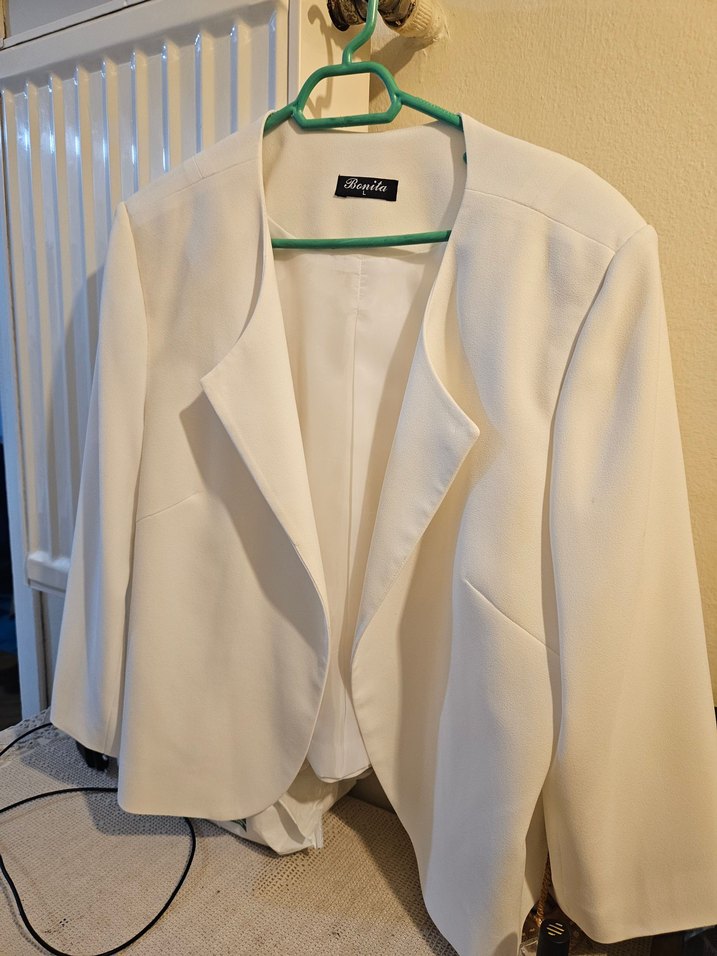 Bonila Beyaz Düğmeli Kolsuz Blazer - Görsel 3