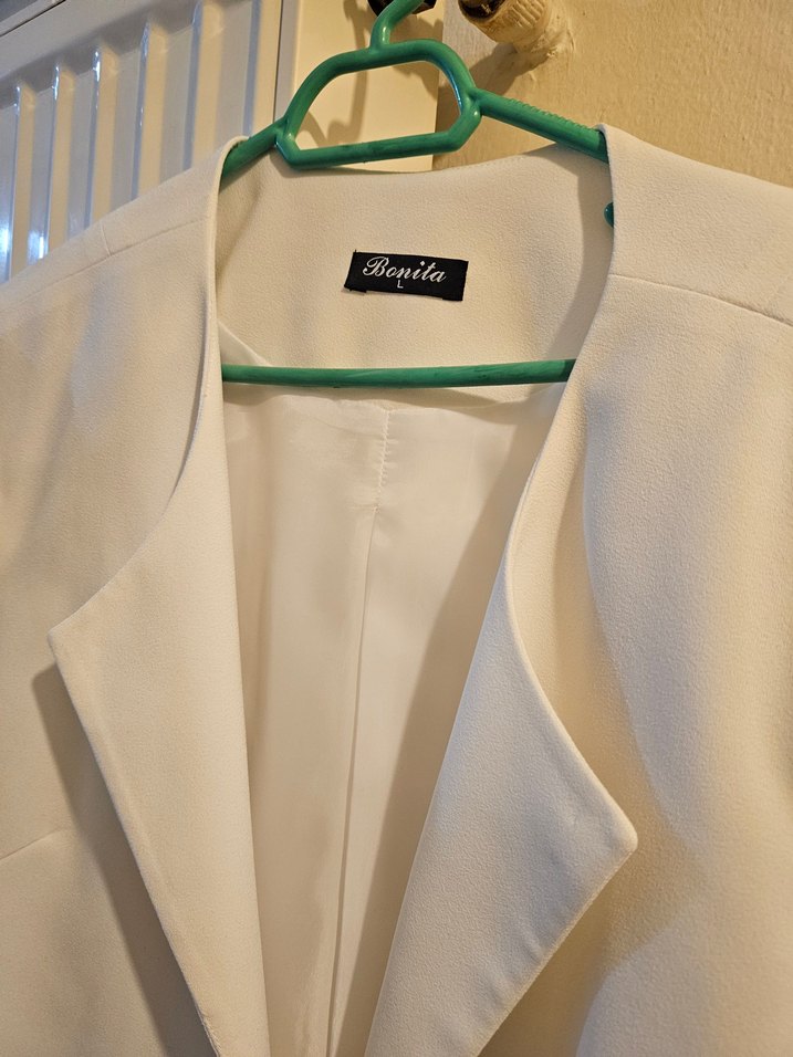 Bonila Beyaz Düğmeli Kolsuz Blazer - Görsel 2