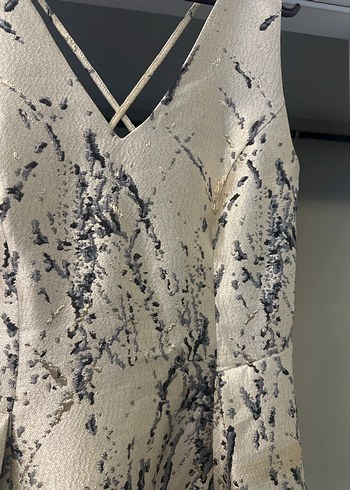 Yılan Desenli V Yaka Kolsuz Midi Elbise - Görsel 4