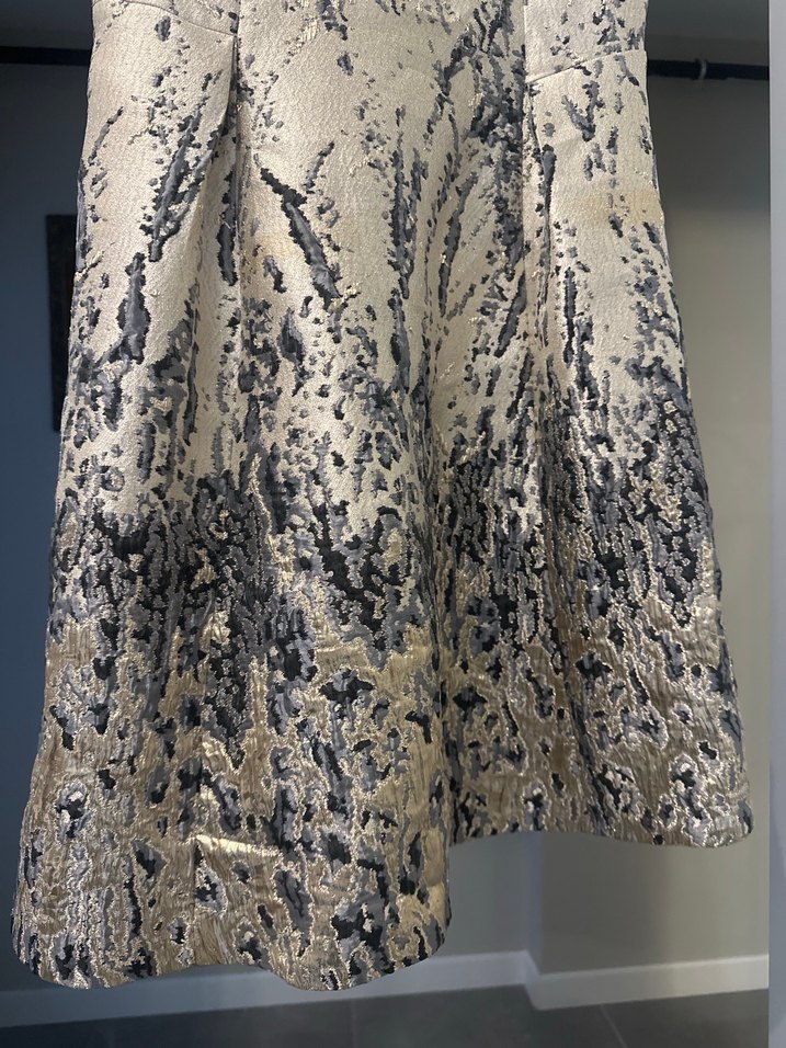 Yılan Desenli V Yaka Kolsuz Midi Elbise - Görsel 3