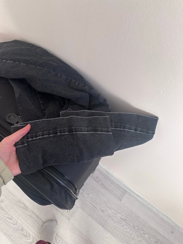 siyah kot - Görsel 3