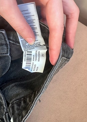 siyah Kadın Bol Kesim Mini Denim Şort - Görsel 3