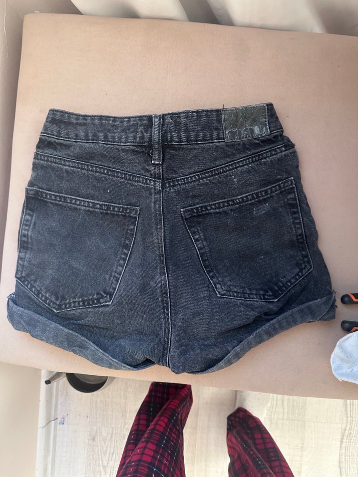 siyah Kadın Bol Kesim Mini Denim Şort - Görsel 2