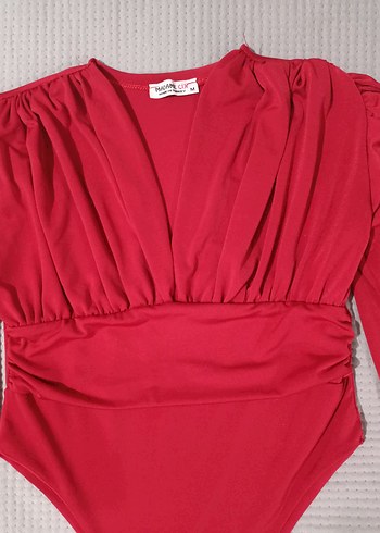 Parlak Kırmızı Pop Kültür Kadın Büyüsü - Görsel 2