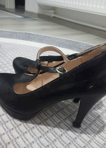 Siyah Yılan Desenli Tokalı Topuklu Kadın Ayakkabı - Görsel 3