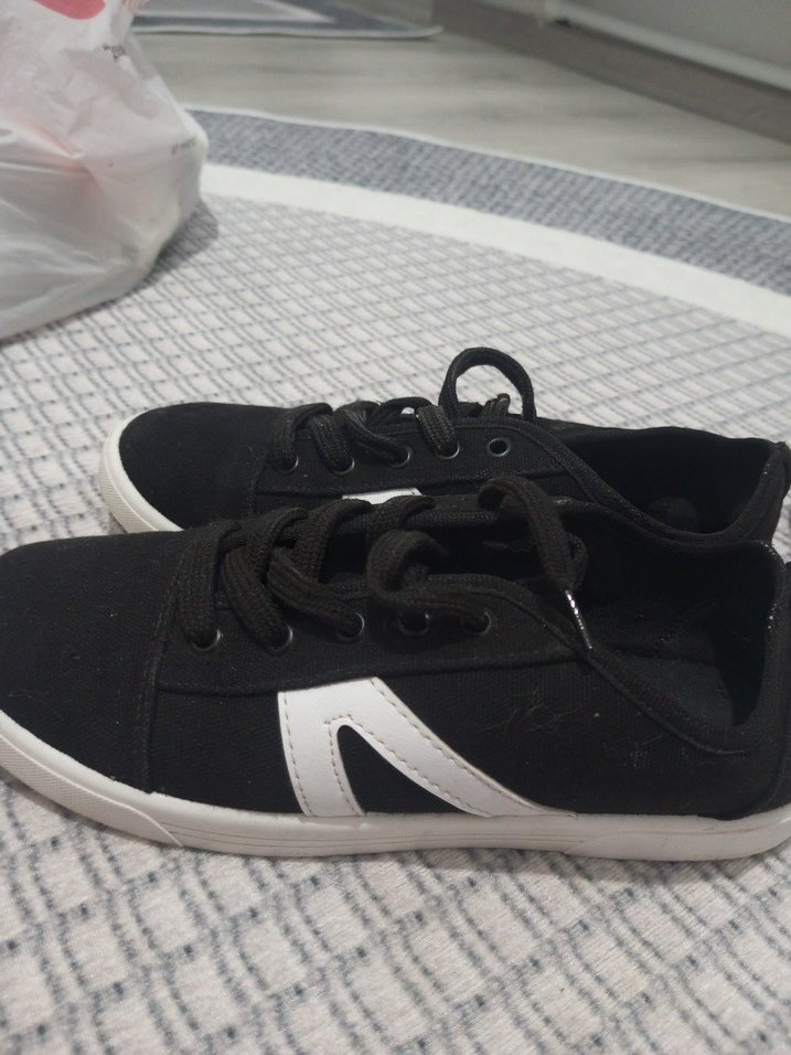 Kadın Siyah Bağcıklı Dolgu Topuk Spor Ayakkabı - Görsel 2