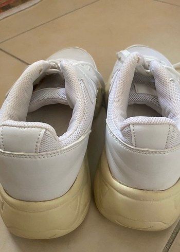 Beyaz Bağcıklı Kadın Spor Ayakkabı - Görsel 4