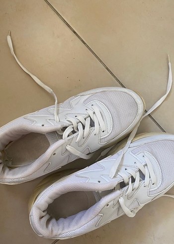 Beyaz Bağcıklı Kadın Spor Ayakkabı - Görsel 2