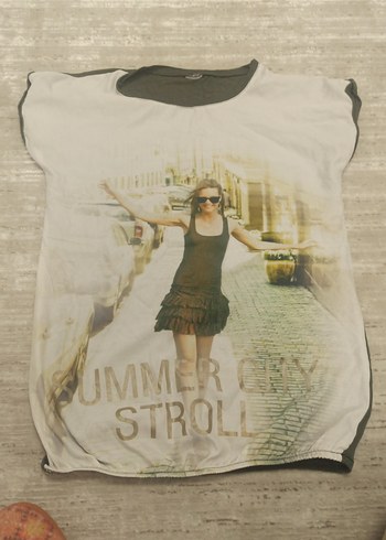 Gri Kız Baskılı Kısa Kollu Tişört - Görsel 2