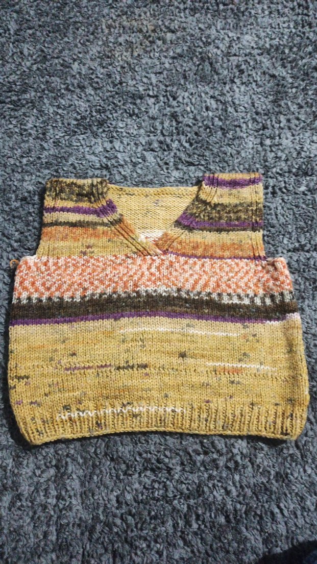 Çok Renkli Bohem Örgü Kolsuz Süveter - Görsel 3