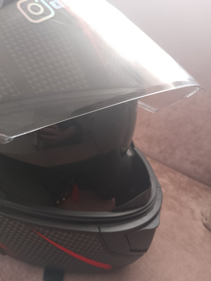 Kırmızı Desenli karbon Motosiklet Kaskı - Görsel 2