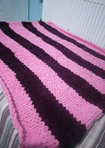 Koyu Pembe Çizgili Örgü Çocuk Battaniyesi - Görsel 2