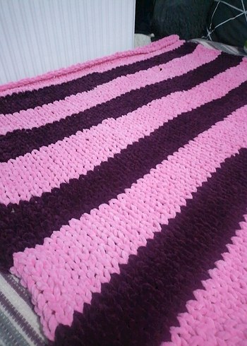 Koyu Pembe Çizgili Örgü Çocuk Battaniyesi - Görsel 3