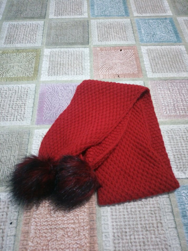 Kırmızı Ponpon Detaylı Örgü Kadın Atkı - Görsel 2