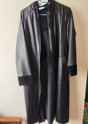 Siyah Deri Kemerli Uzun Kadın Ceket - Görsel 4