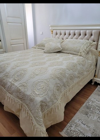 Nakışlı Beyaz Yatak Örtüsü Seti - Görsel 3