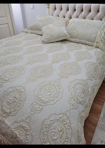 Nakışlı Beyaz Yatak Örtüsü Seti - Görsel 4