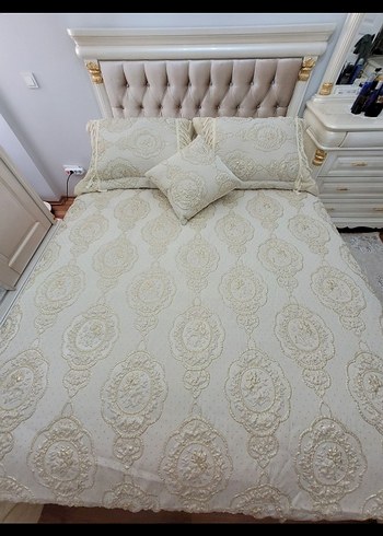 Nakışlı Beyaz Yatak Örtüsü Seti - Görsel 2
