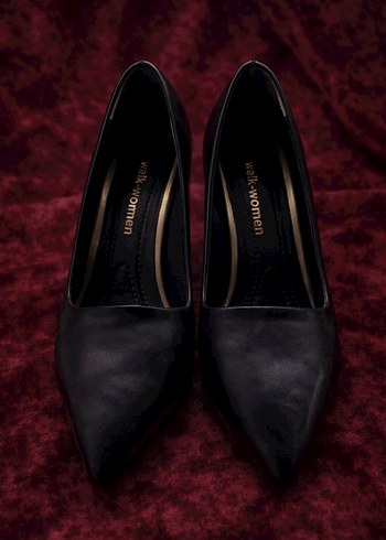 Siyah Klasik Topuklu Ayakkabı ~ Şık & Rahat - Görsel 5