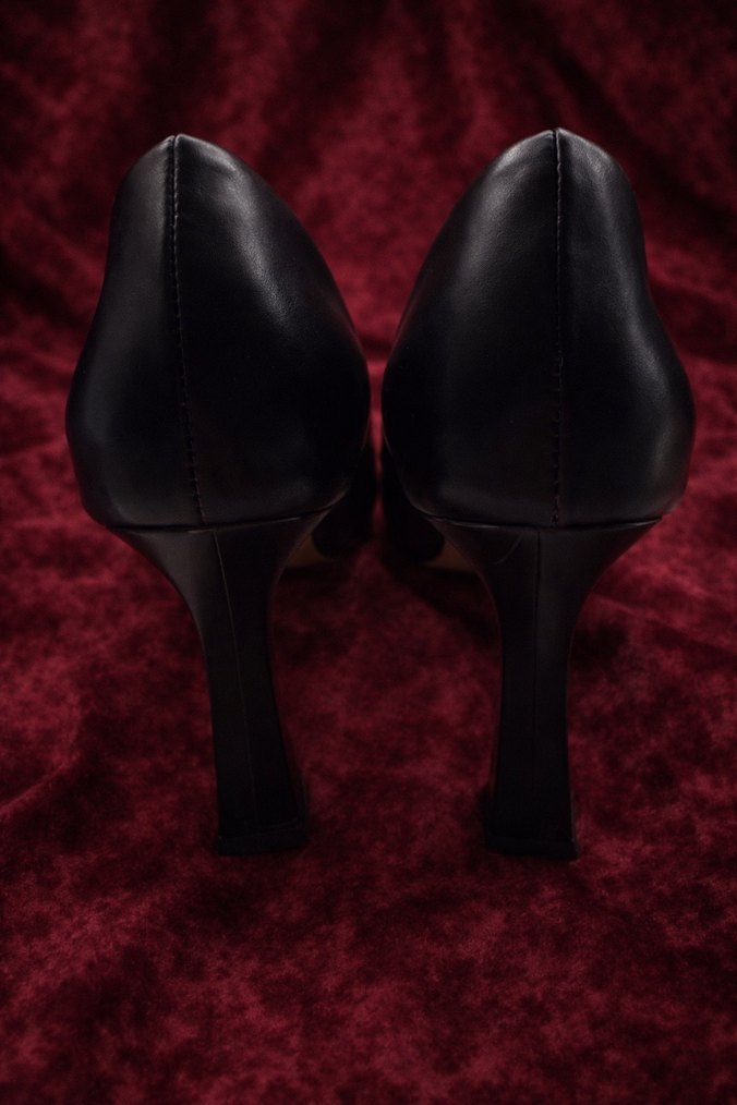 Siyah Klasik Topuklu Ayakkabı ~ Şık & Rahat - Görsel 3