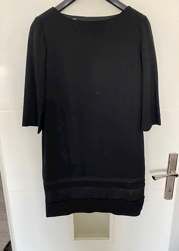 Siyah eteği detaylı elbise - Görsel 2