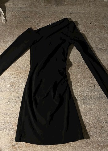 Stradivarius omuzu açık mini elbise - Görsel 2